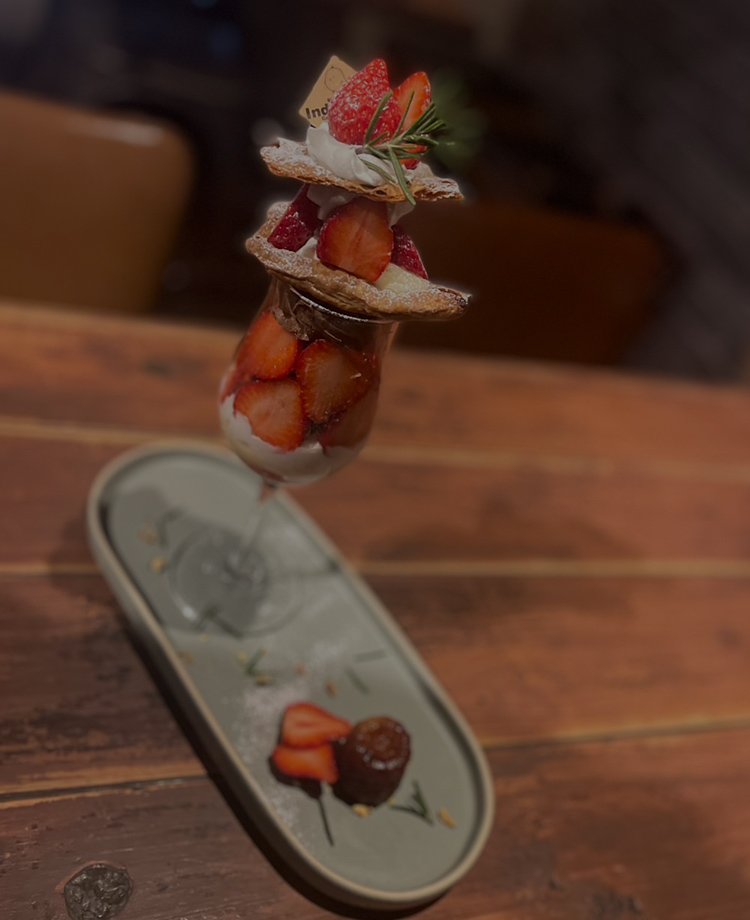 インダストリアル カフェバー&ダイニング